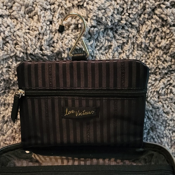 VICTORIA SECRET COSMETIC BAG - Picture 4 of 7